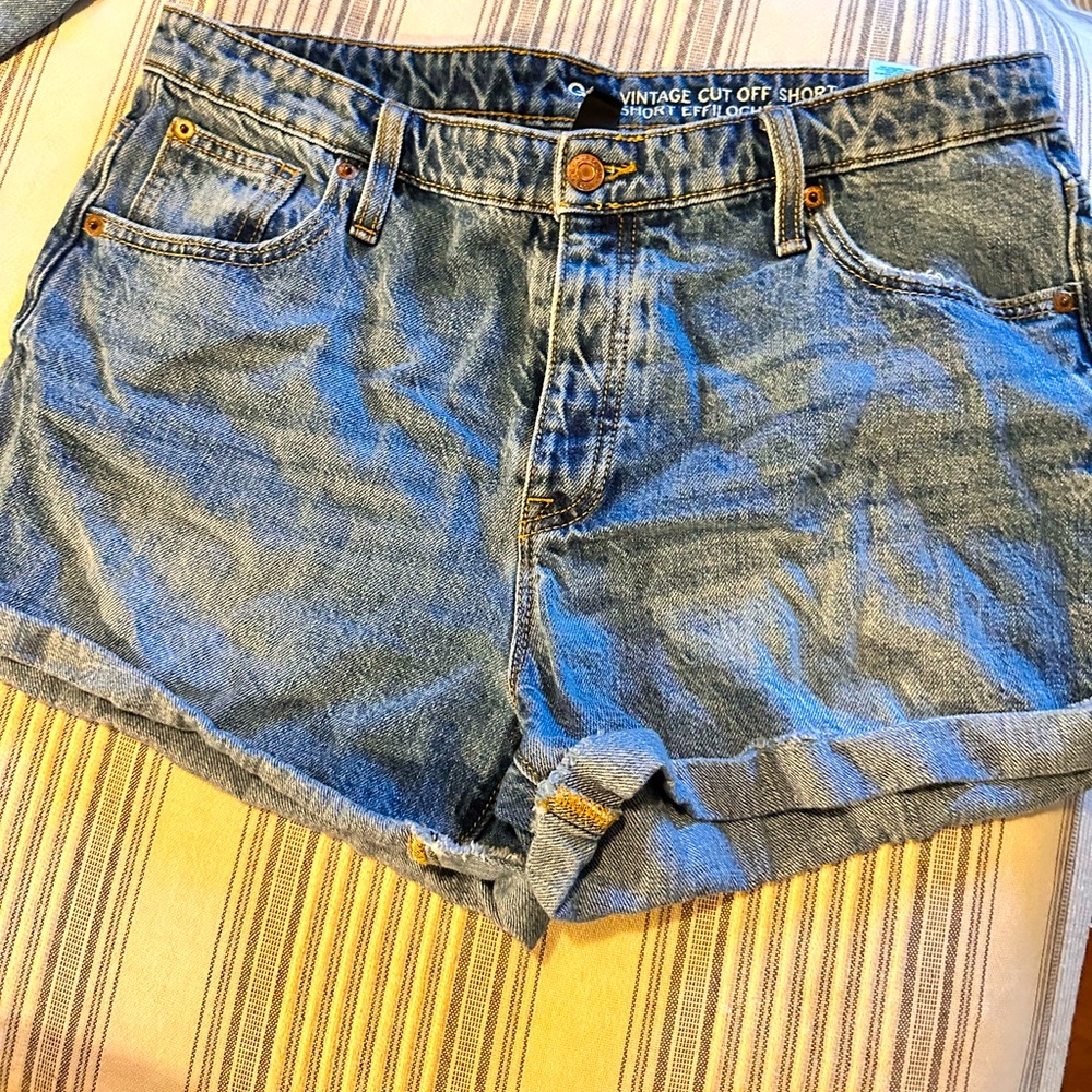 Gap shorts